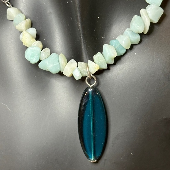 Sabika Playful Textures Natural Crystal Necklace - Picture 2 of 7